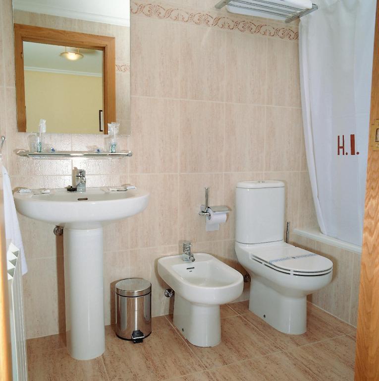 Hotel Isabel Бривиеска Стая снимка
