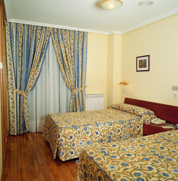 Hotel Isabel Бривиеска Стая снимка