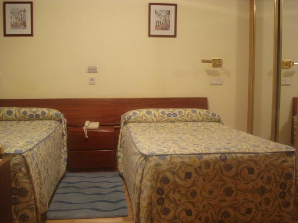 Hotel Isabel Бривиеска Стая снимка