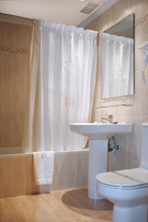 Hotel Isabel Бривиеска Екстериор снимка